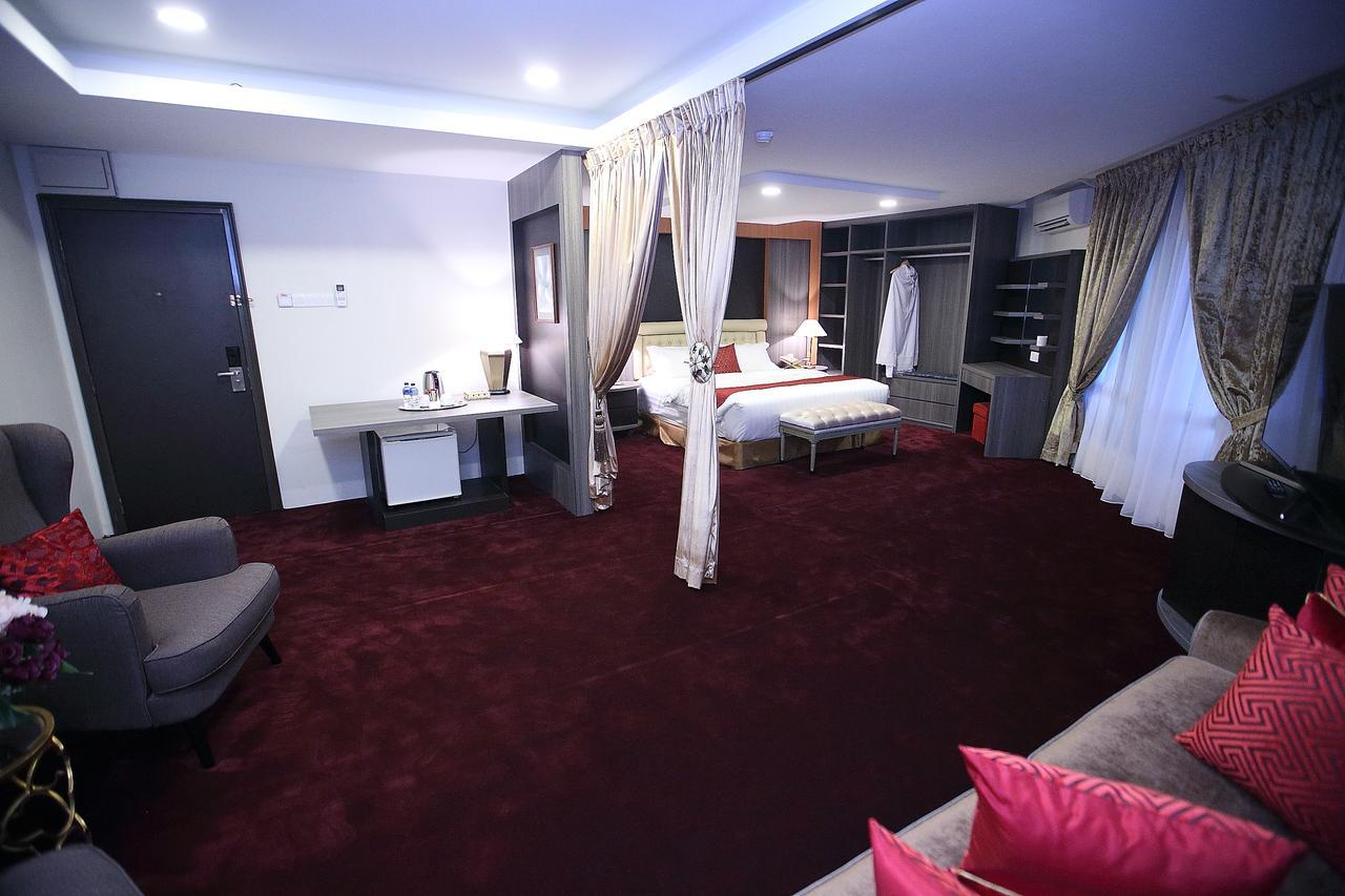Al Khatiri Hotel Кубанг Кериан Экстерьер фото