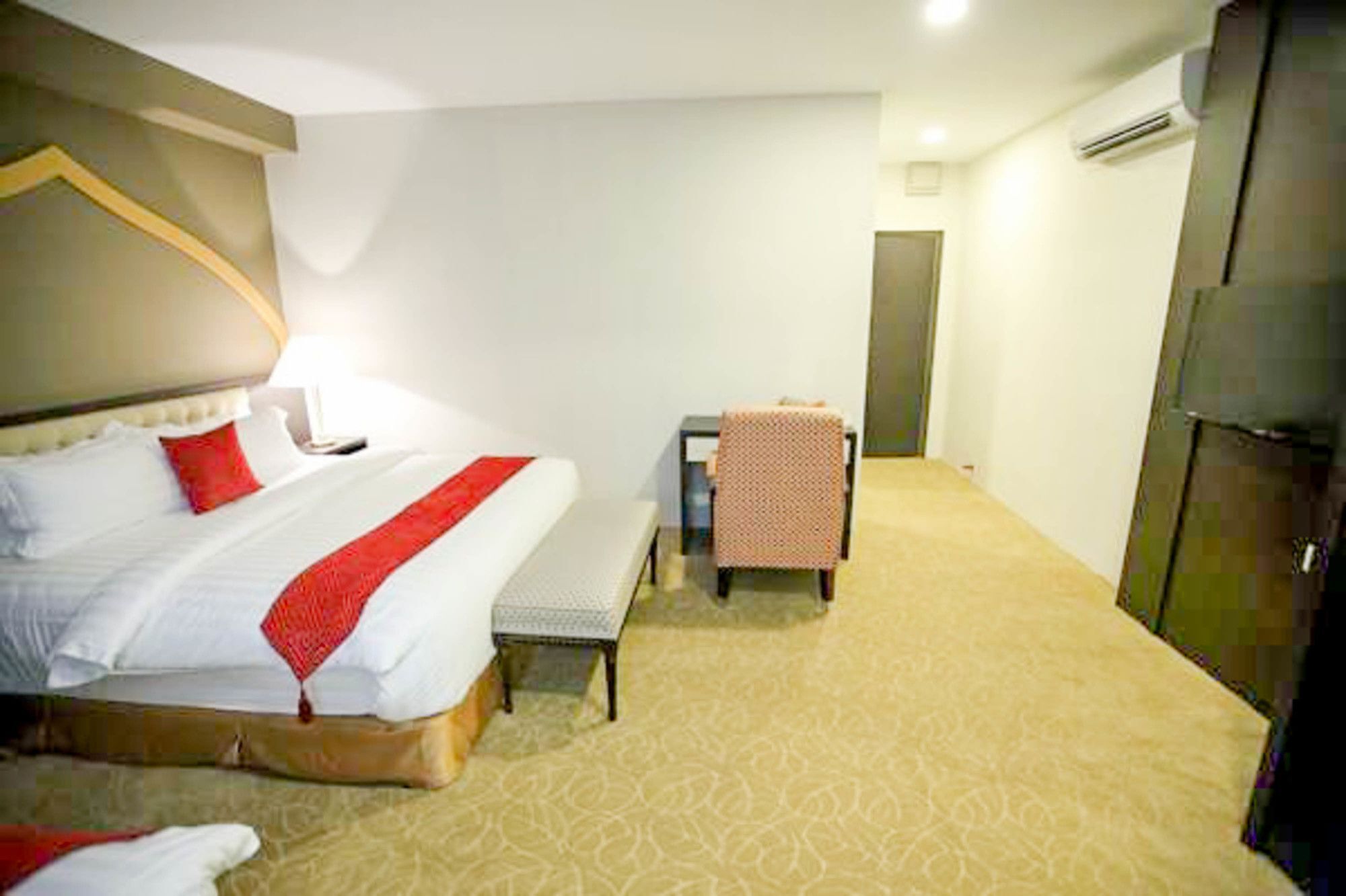 Al Khatiri Hotel Кубанг Кериан Экстерьер фото